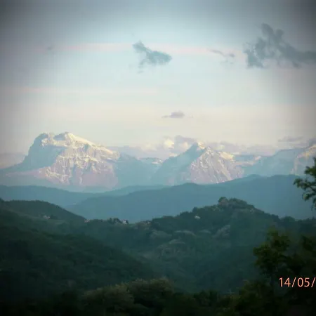 Casa Dei Pini Apartment Montefalcone Appennino